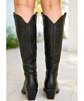 Comprar bota texana feminina cano longo preto salto baixo com forro camurça para looks country urbanos elegantes e confortáveis em promoção AREZZO